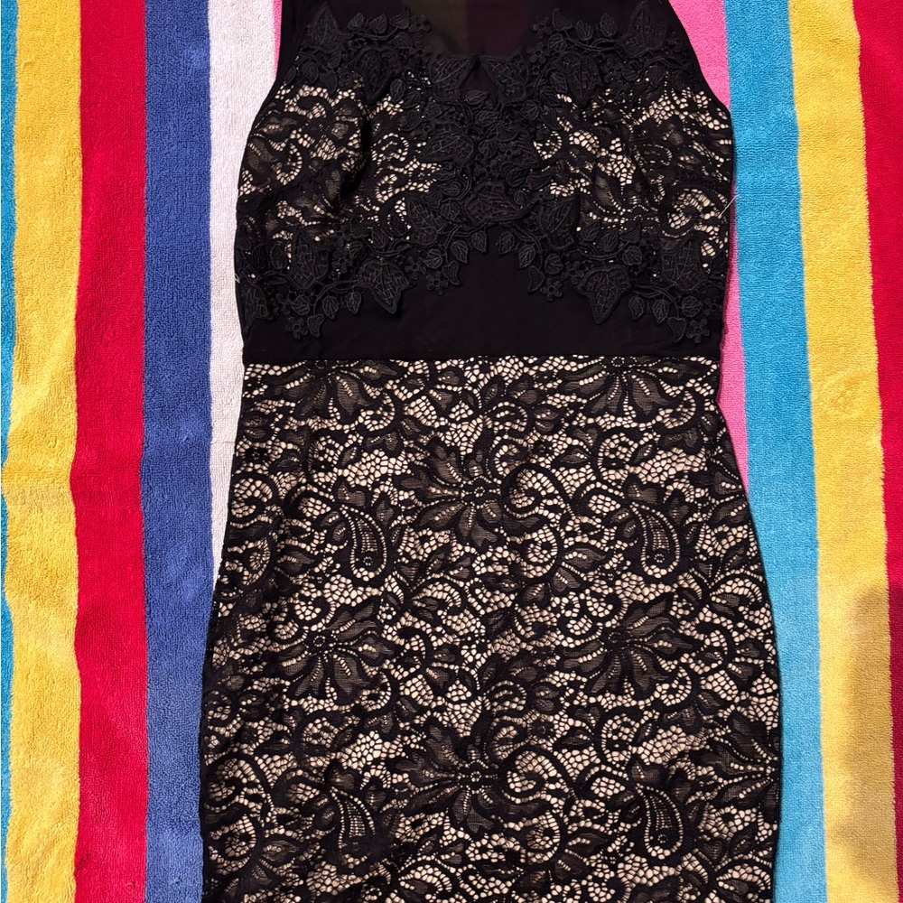 Chic Black Lace Midi Dress